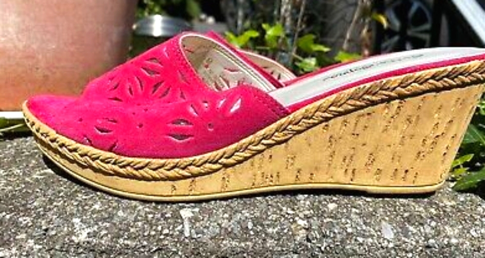 Sotto Sopra Made In Italy Wedges